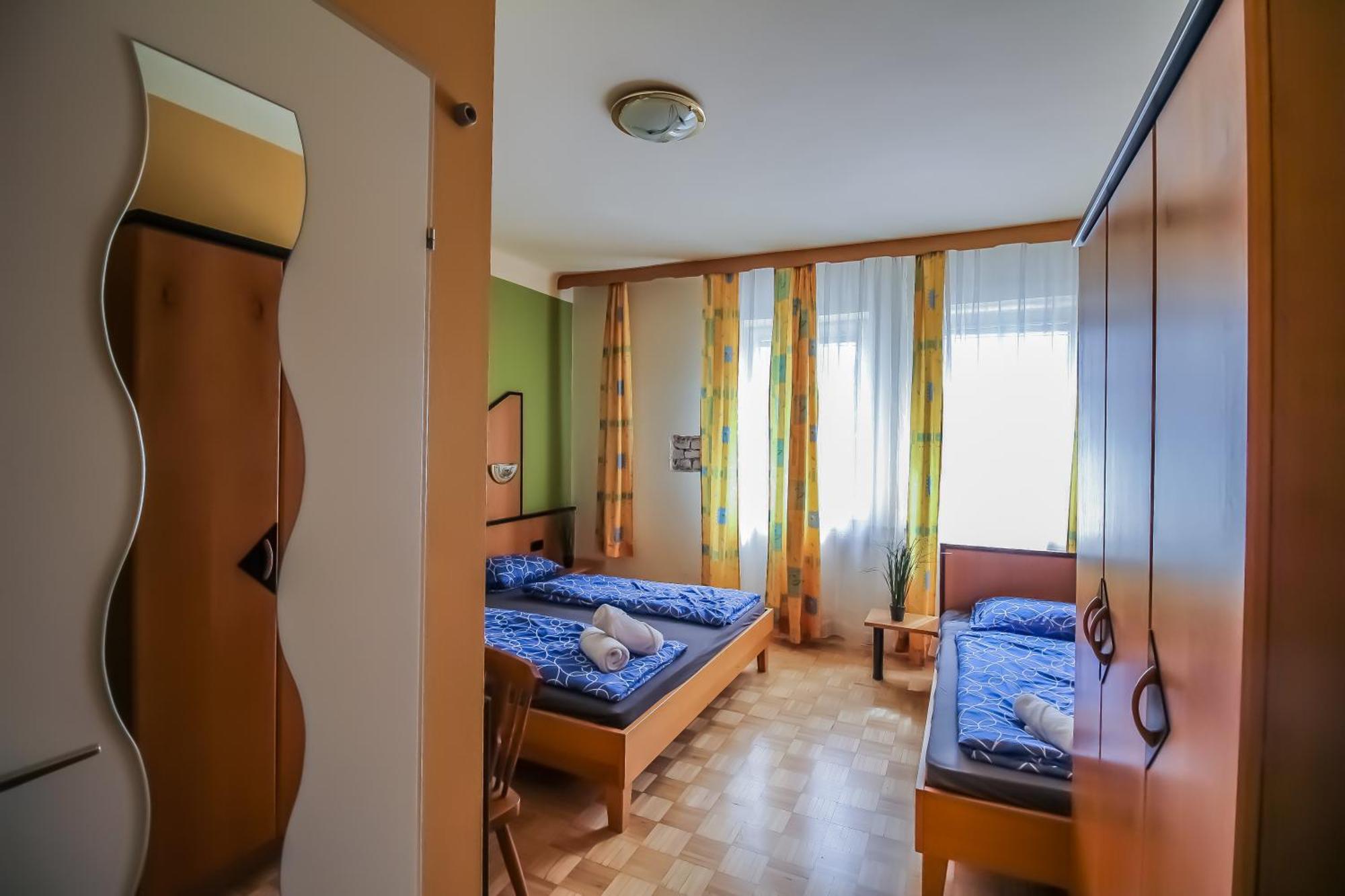 Cozy Rooms - U3 Hutteldorferstrasse Wina Bagian luar foto