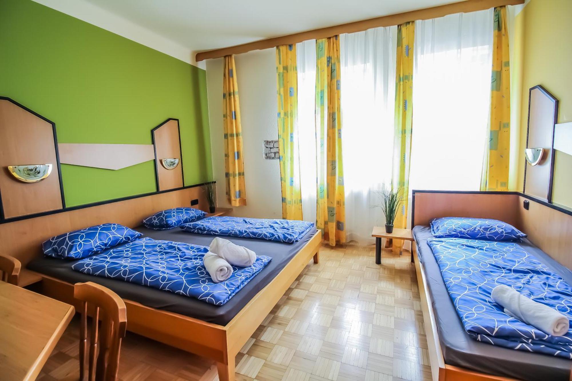 Cozy Rooms - U3 Hutteldorferstrasse Wina Bagian luar foto