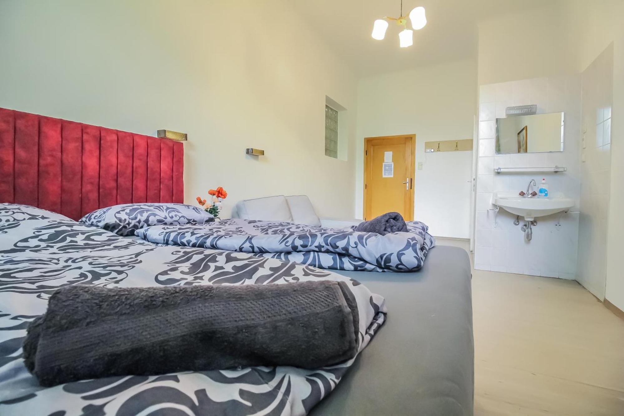 Cozy Rooms - U3 Hutteldorferstrasse Wina Bagian luar foto