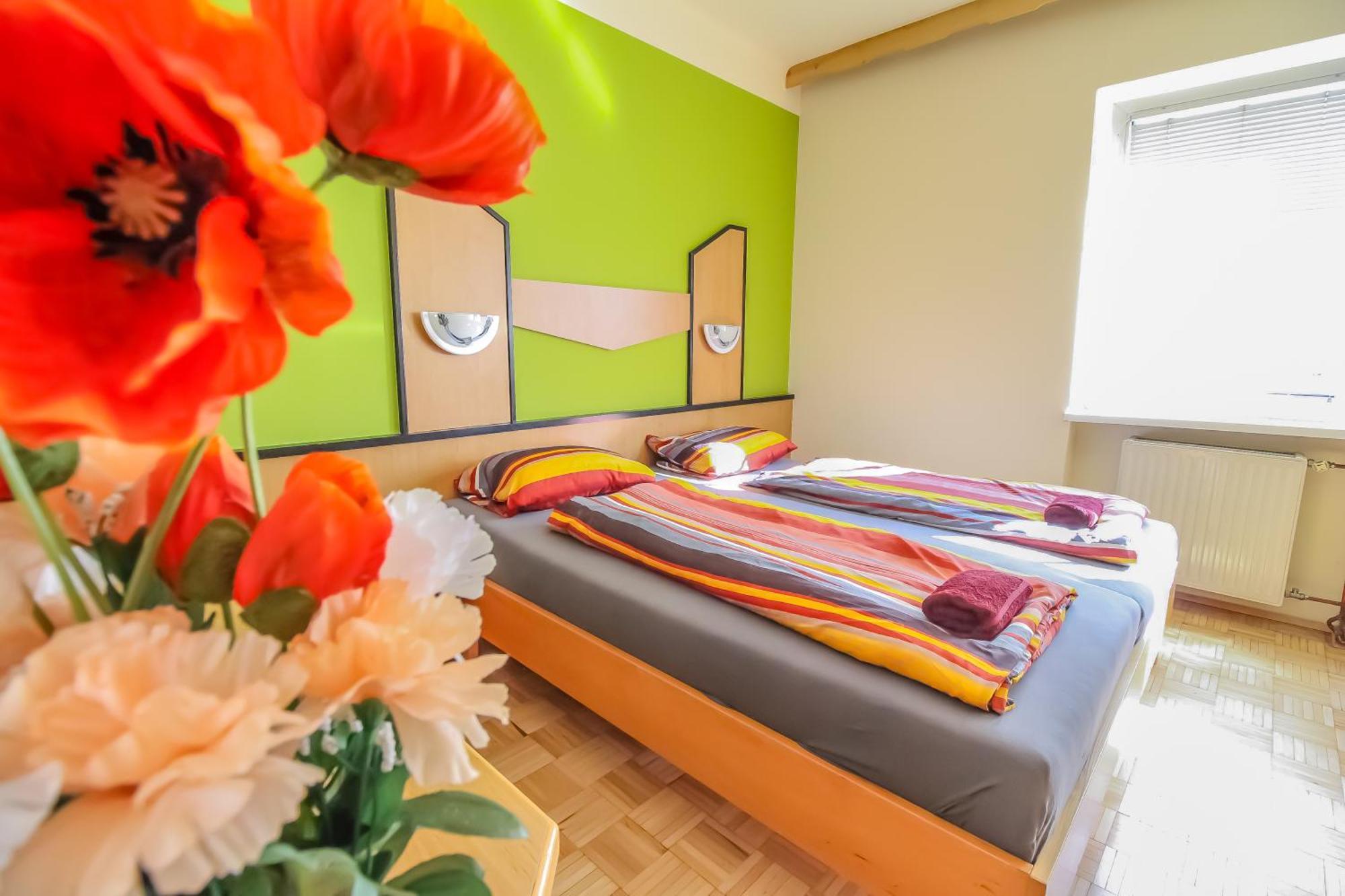 Cozy Rooms - U3 Hutteldorferstrasse Wina Bagian luar foto