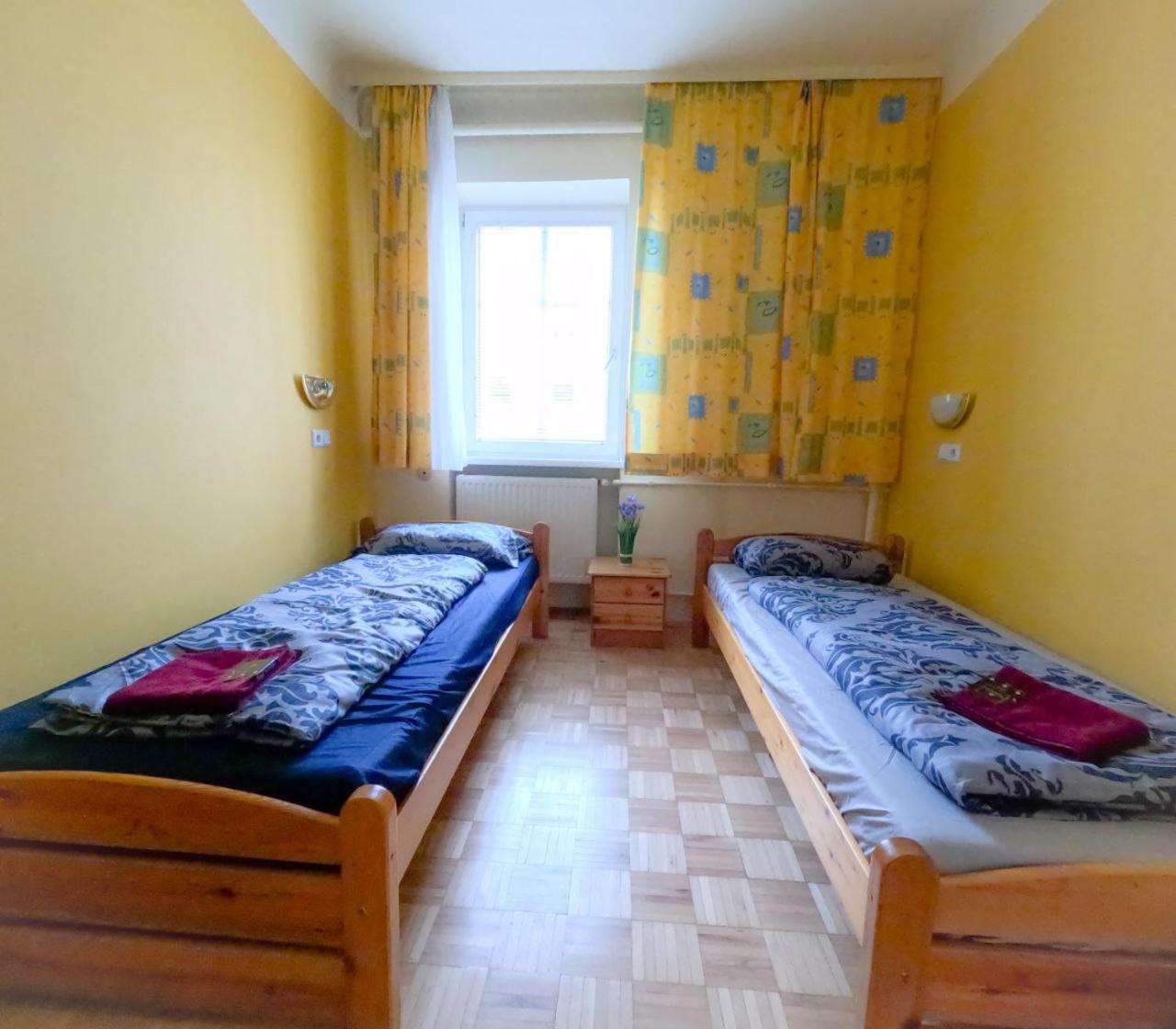 Cozy Rooms - U3 Hutteldorferstrasse Wina Bagian luar foto