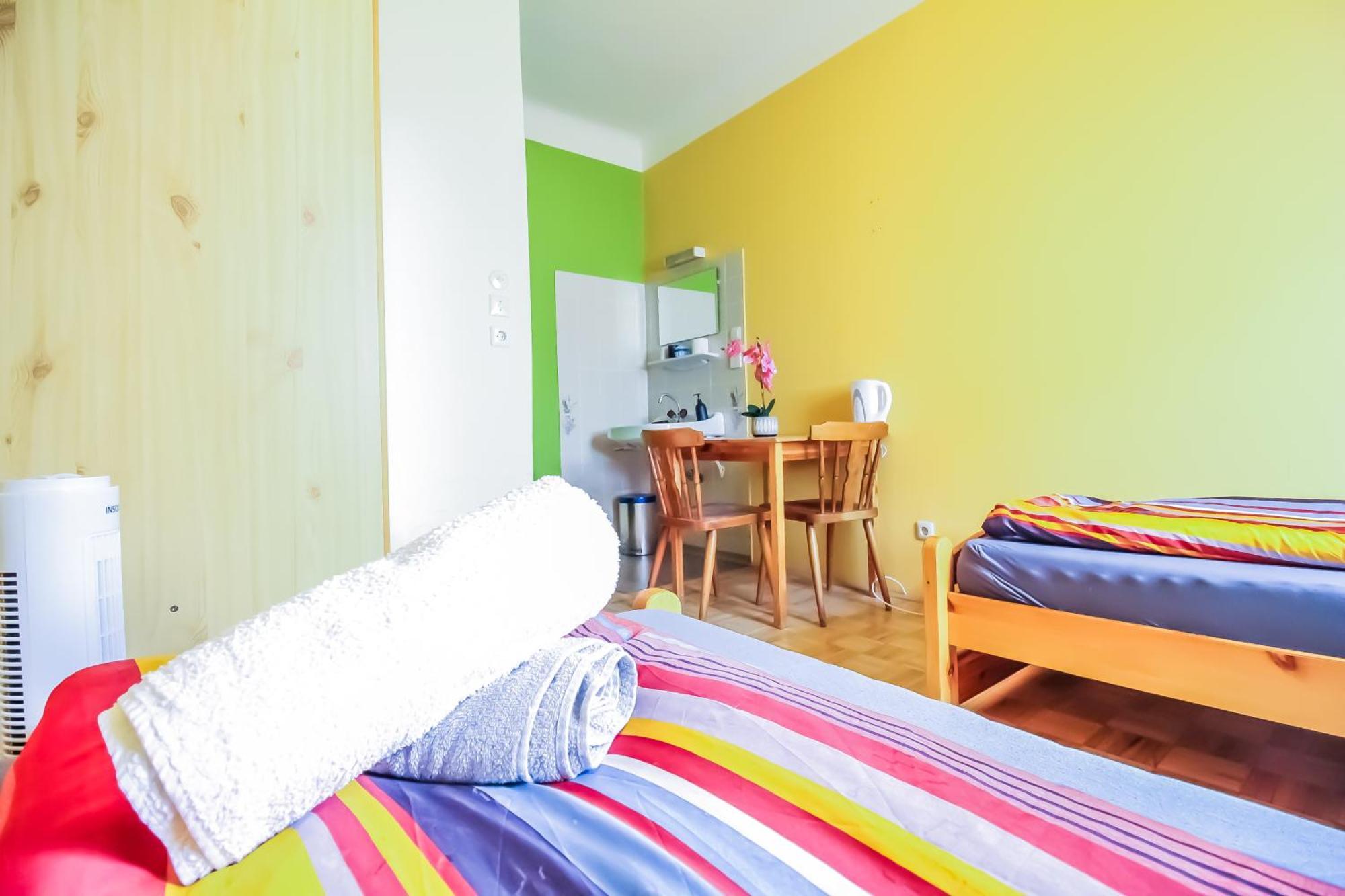 Cozy Rooms - U3 Hutteldorferstrasse Wina Bagian luar foto