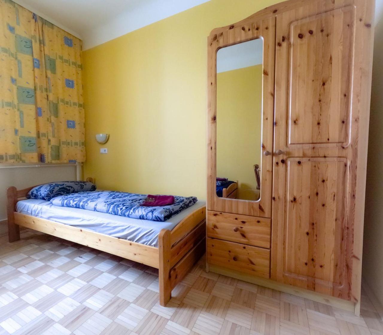 Cozy Rooms - U3 Hutteldorferstrasse Wina Bagian luar foto