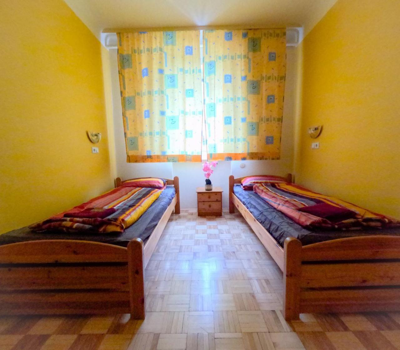 Cozy Rooms - U3 Hutteldorferstrasse Wina Bagian luar foto