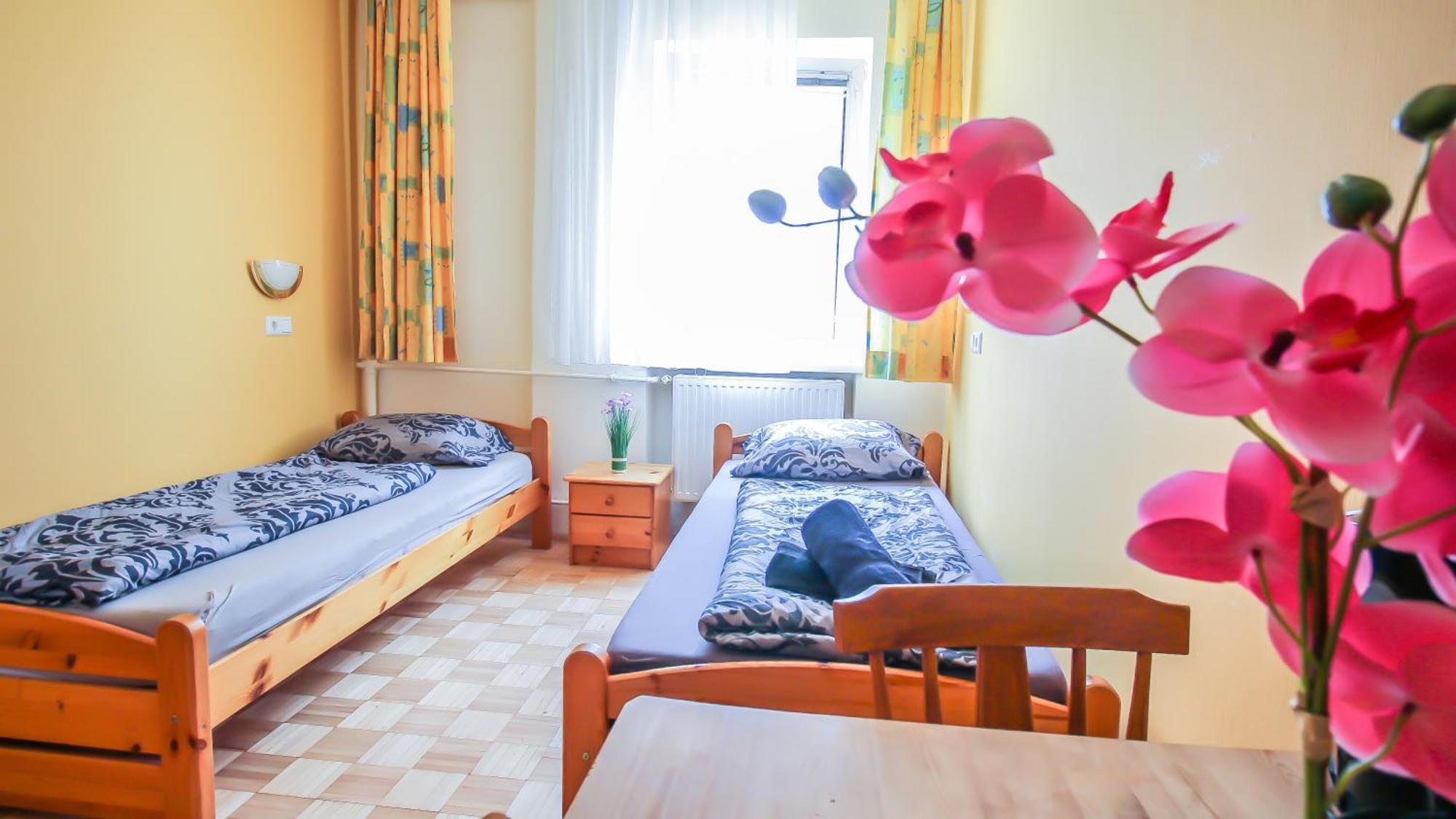 Cozy Rooms - U3 Hutteldorferstrasse Wina Bagian luar foto