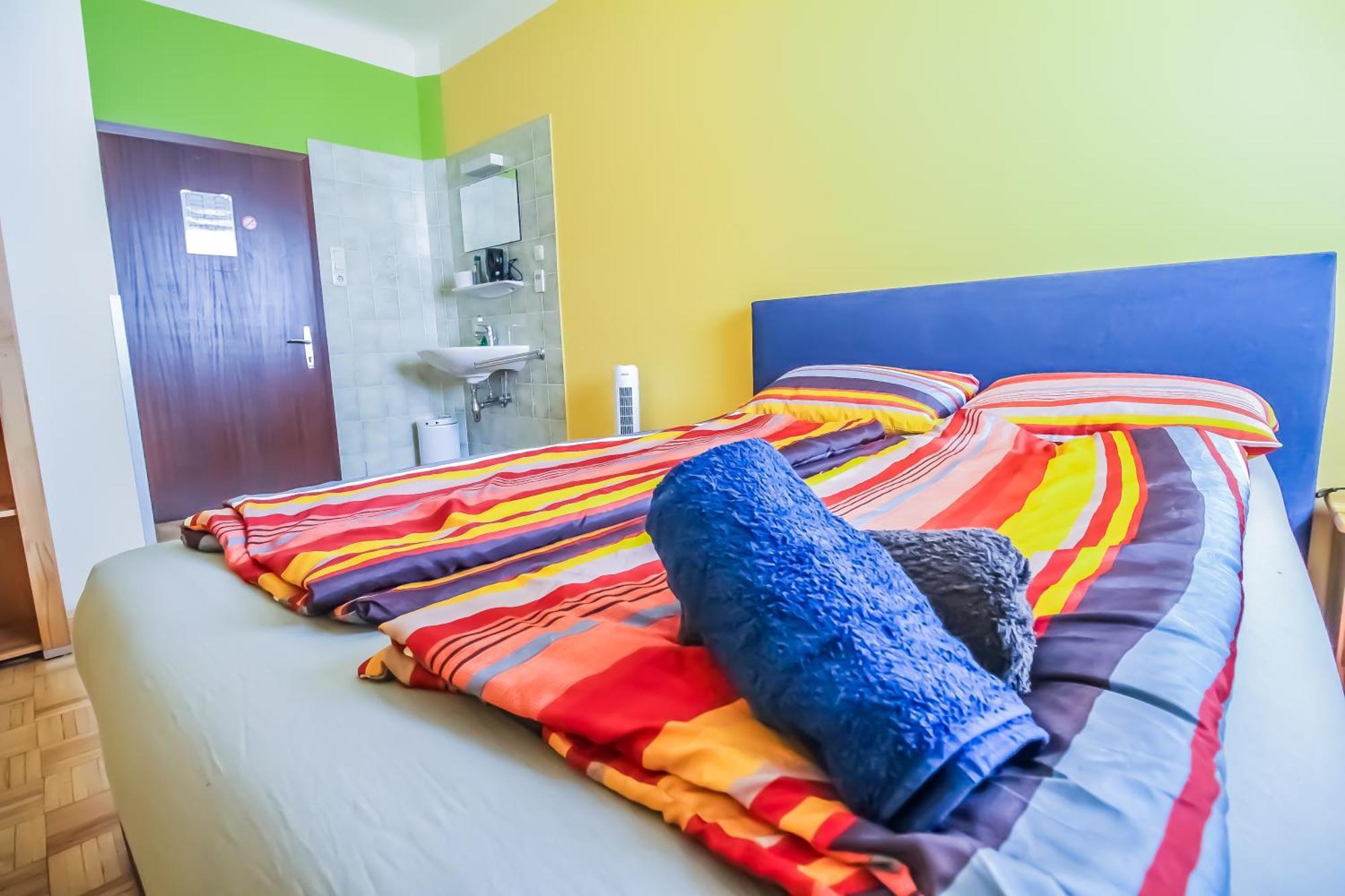 Cozy Rooms - U3 Hutteldorferstrasse Wina Bagian luar foto