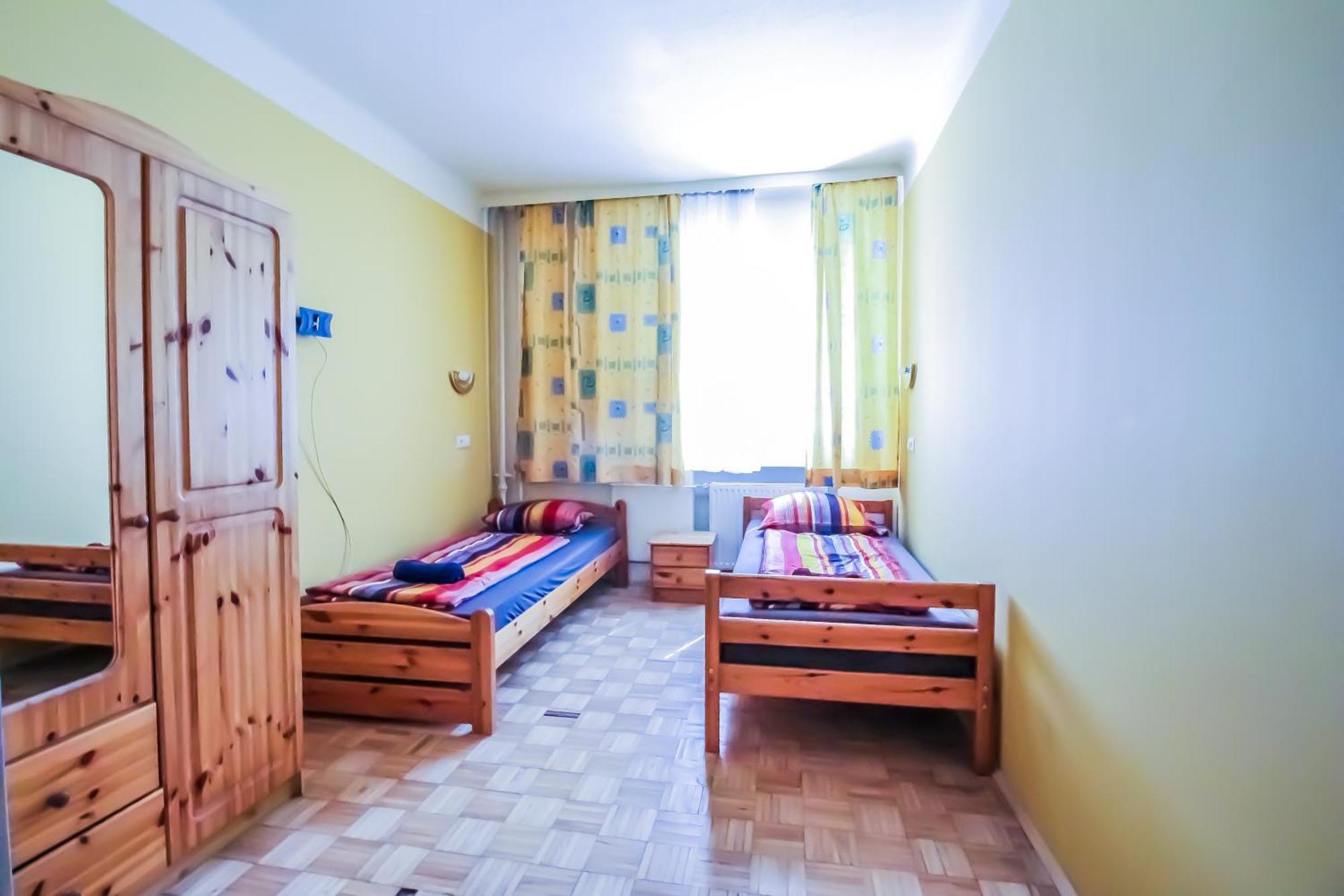 Cozy Rooms - U3 Hutteldorferstrasse Wina Bagian luar foto