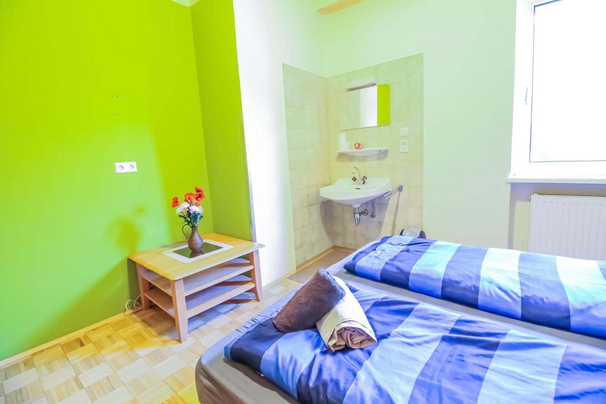 Cozy Rooms - U3 Hutteldorferstrasse Wina Bagian luar foto