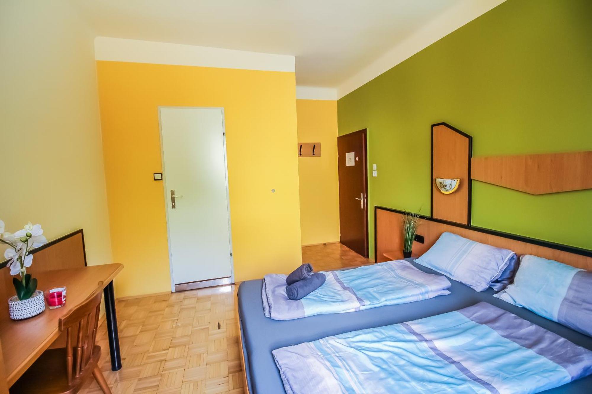 Cozy Rooms - U3 Hutteldorferstrasse Wina Bagian luar foto
